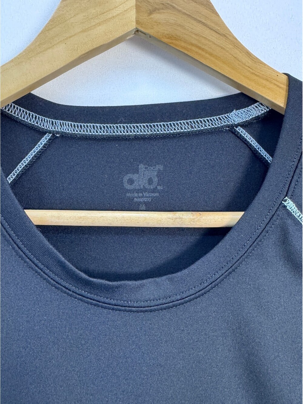 Alo Yoga Performance Athletic Shirt Black Contrast Stitch Womens XS Y2K Workout - Picture 3 of 7